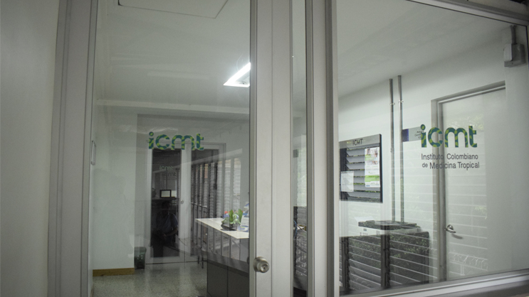 Foto puerta de ingreso al ICMT